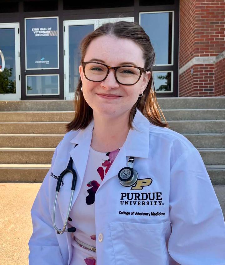 Dr. Desirae Mast, Associate Veterinarian